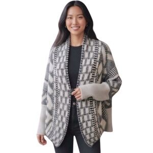 Paper Crane Black and Cream Knit Top Sweater Cardigan wrap one button sz Large